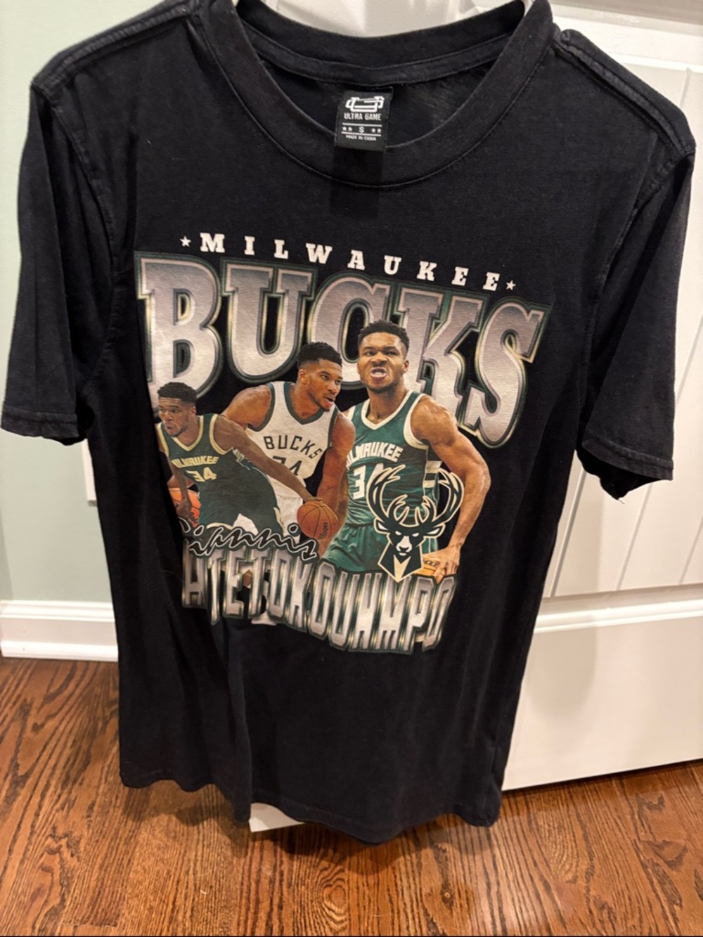 Milwaukee Bucks Graphic Tee - Black